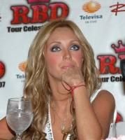 Cadou Annie - salut!!! sunt noua pe aici si as vrea sa imi dau - Fan-club RBD International