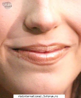 Cat de mult semeni cu MIA? - ce buze dulce are.. :P::P:P:P - Anahi
