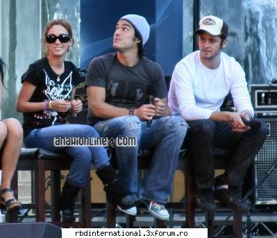 Galerie foto-Christopher Uckermann - ucker,poncho si annie - Christopher Uckermann
