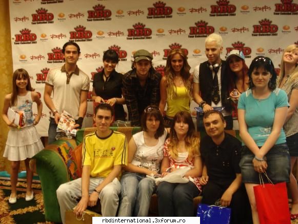 RBD in Romania-poze - RBD....cu fanii - RBD in Romania2007