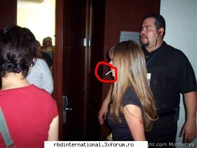 membrii trupei fumeaza....totzi!!!!! - a 3a cu anahi.......!!!! - RBD