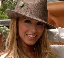 comentarii haioase anahi:mai trebuie mai zambesc opresc dul alfonso!