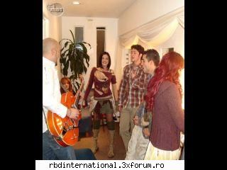 otro rollo..... - deyutza_anahilove - Aparitii RBD